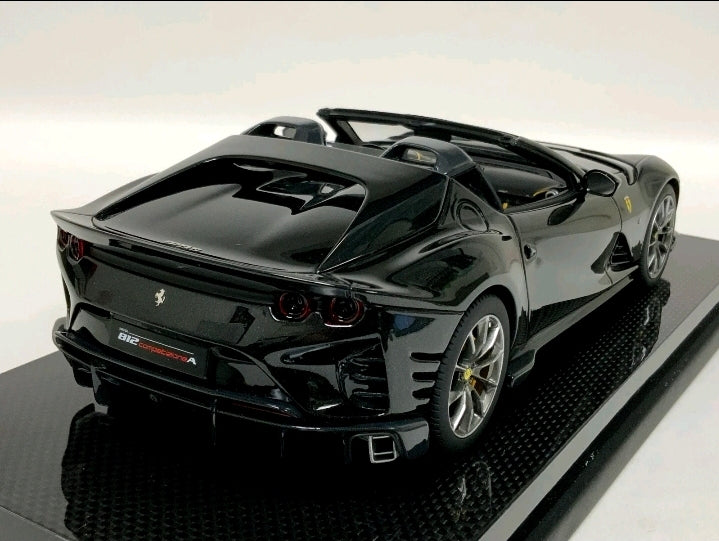 Ferrari 812 Competizione Aperta 1:18 + maqueta gratis