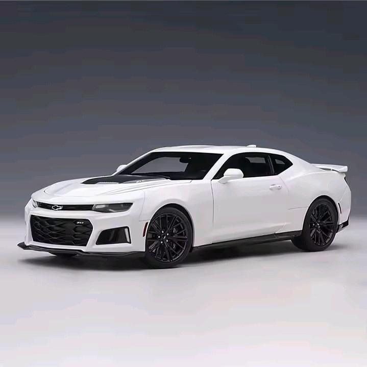 Chevrolet Camaro ZL1 1:18